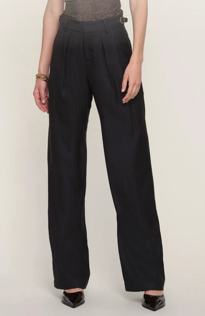 Mellie Pant